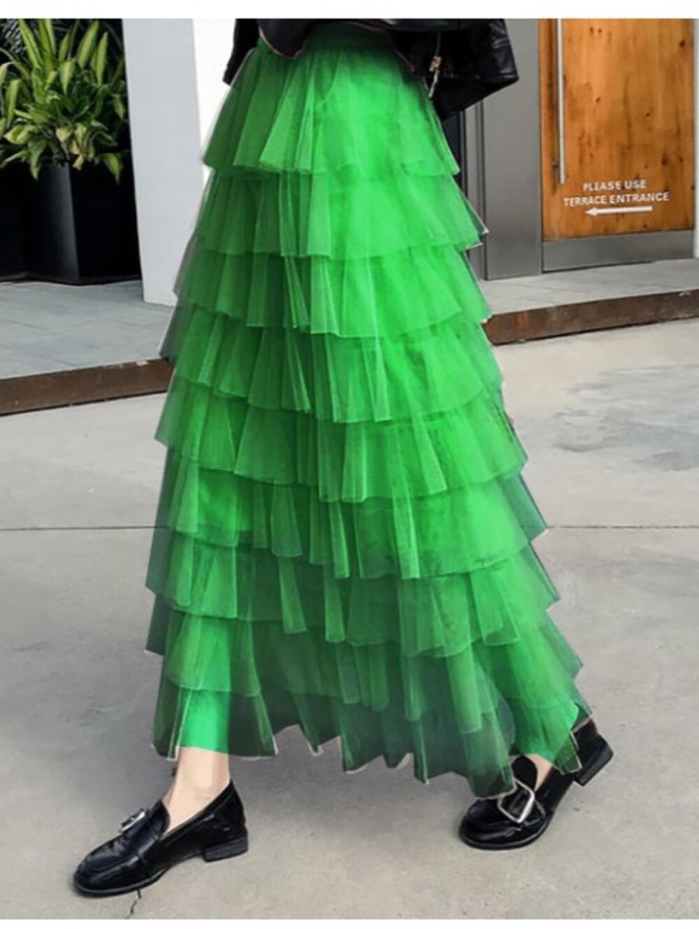 BDQING Green Tiered Tulle Midi Skirt Size Medium NWT - Picture 3 of 5
